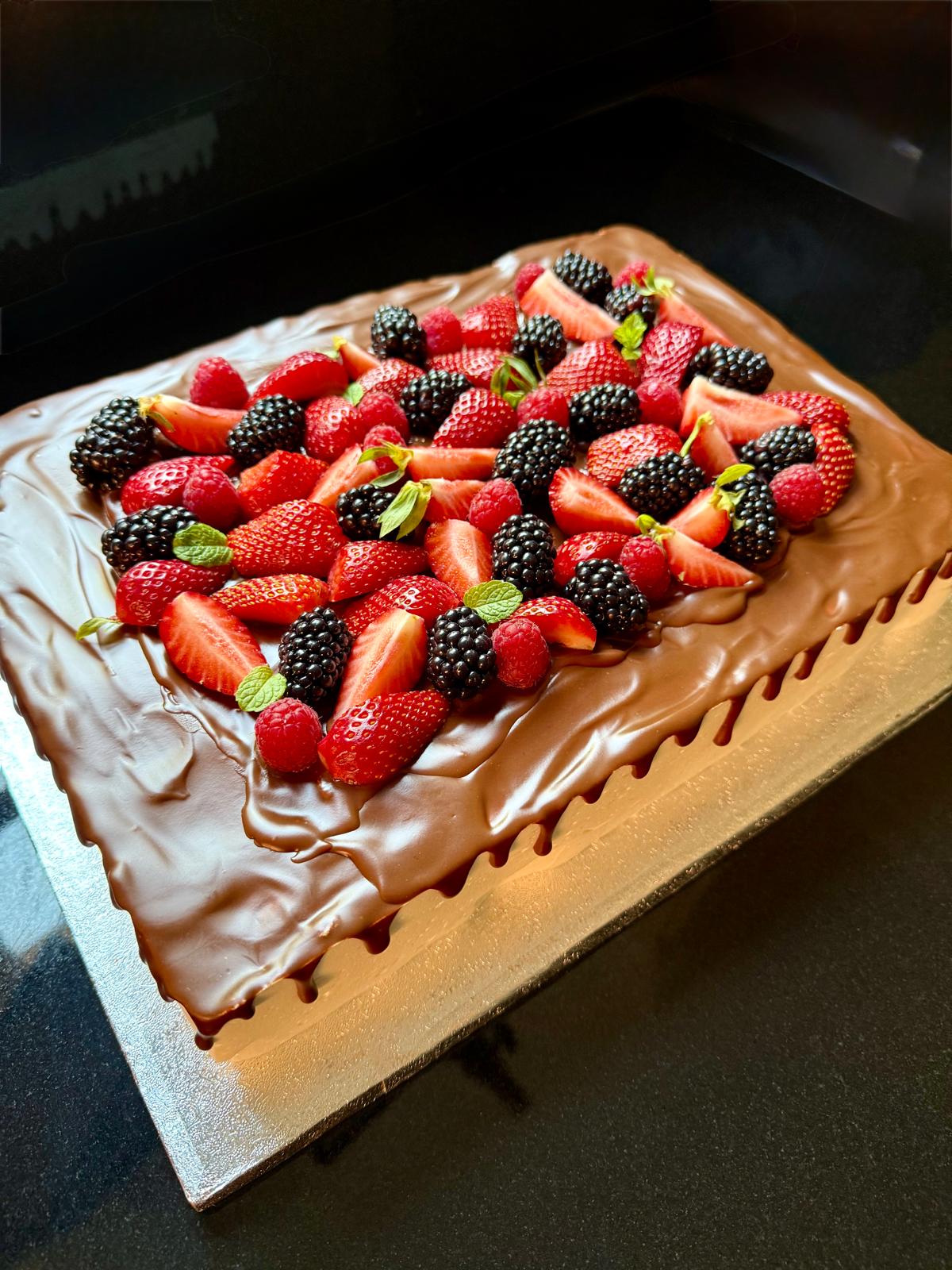 Birds Milk Cake 20x30cm